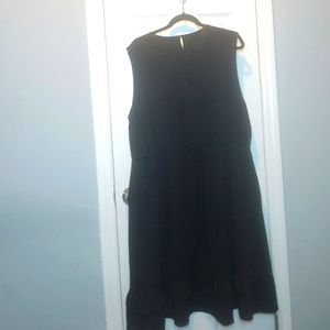 EST. 1946 women's black short sleeve dress